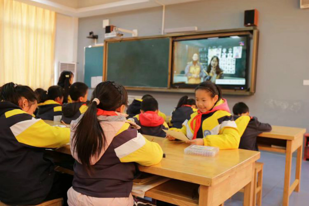 金輝集團愛心助學(xué)